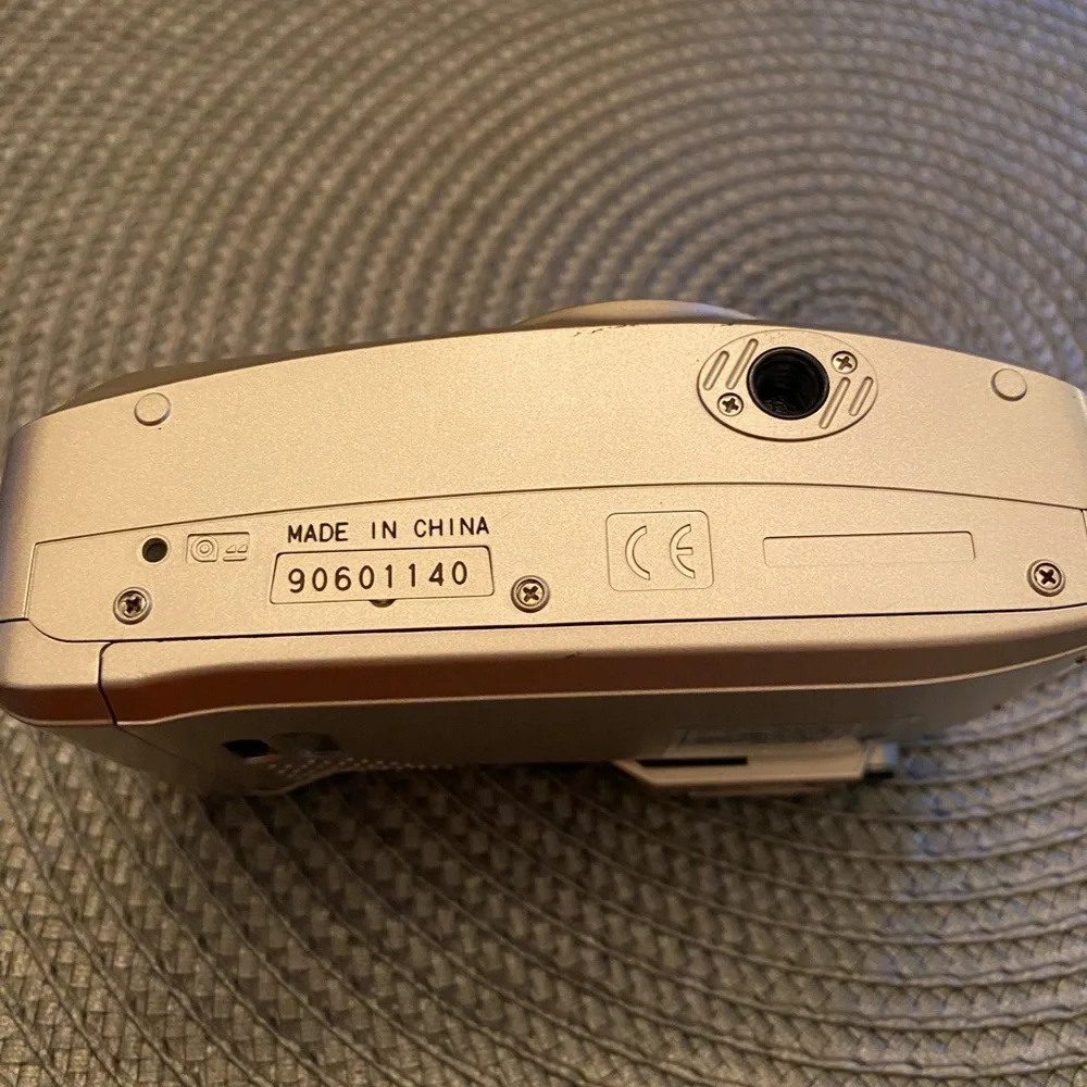Gold Samsung Evoca 140S Quartz Date 35mm Camera & Case w/ Original Instructions